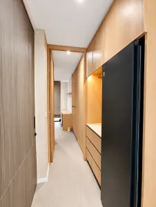 ทางเดินเชื่อมชุดตู้บิ้วอิน โครงการ Noble Aqua Riverfront ราษฎร์บูรณะ