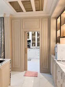 ประตูครัวตกแต่งกรอบคิ้ว โครงการ Supalai Elegance พหลโยธิน 50 บ้านหลังที่ 2