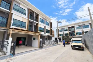 บรรยากาศภายนอกโครงการและพื้นที่หน้าบ้าน โครงการ Patio งามวงศ์วาน
